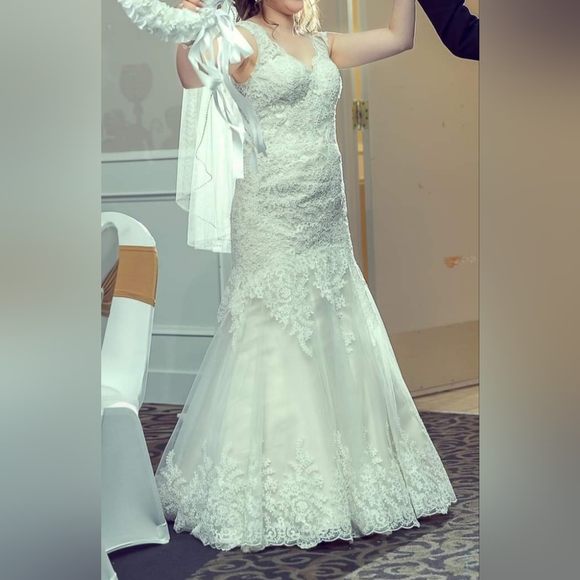 🔥SOLD🔥Christina Wu Wedding Dress off white color - Picture 12 of 13